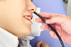 1.胸焼け、胸痛、咽頭痛、つかえ感などがある